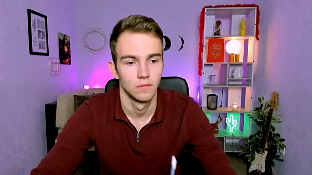 astren villo online show from March 31, 2026, 5:42 am