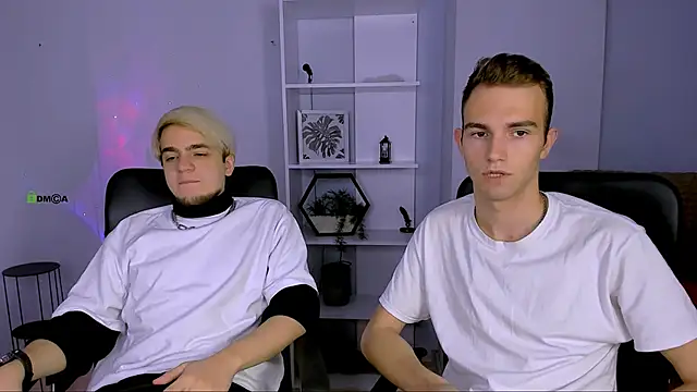 Snapshot of astren_villo chatting on November 4, 2025, 1:15 pm astren villo online show from November 4, 2025, 1:15 pm