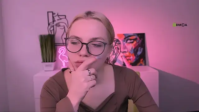 Snapshot of sendi_cais chatting on November 17, 2025, 7:56 am sendi cais online show from November 17, 2025, 7:56 am