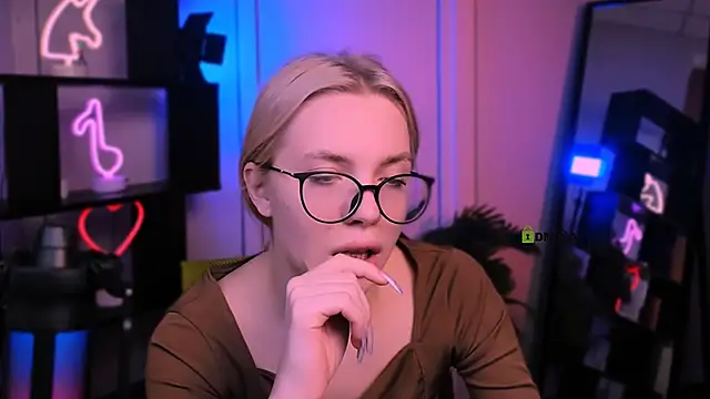 Snapshot of sendi_cais chatting on November 28, 2025, 11:10 am sendi cais online show from November 28, 2025, 11:10 am