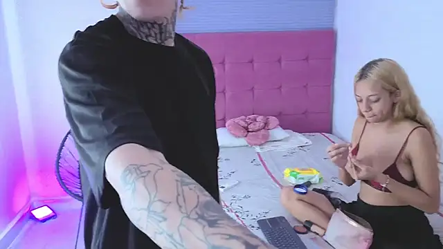 lily and wan online show from October 22, 2025, 4:12 am