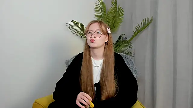 KelleMetos online show from October 21, 2025, 2:38 pm