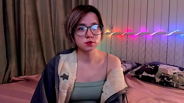 Snapshot of AlisiaEthen chatting on November 23, 2025, 8:19 pm AlisiaEthen online show from November 23, 2025, 8:19 pm