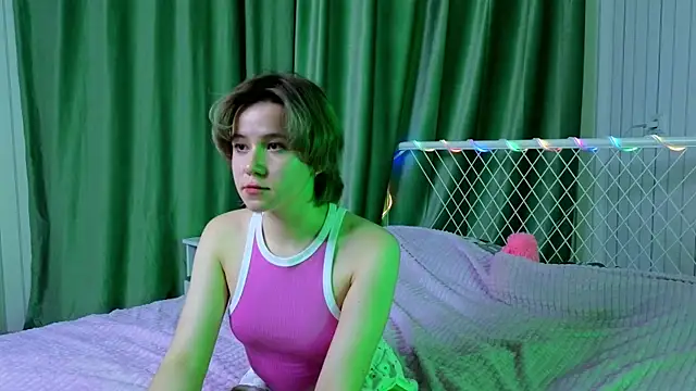 Snapshot of AlisiaEthen chatting on November 2, 2025, 8:36 pm AlisiaEthen online show from November 2, 2025, 8:36 pm