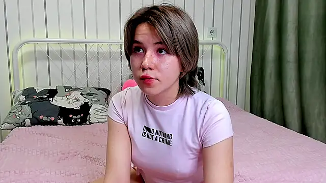 Snapshot of AlisiaEthen chatting on October 26, 2025, 6:14 am AlisiaEthen online show from October 26, 2025, 6:14 am