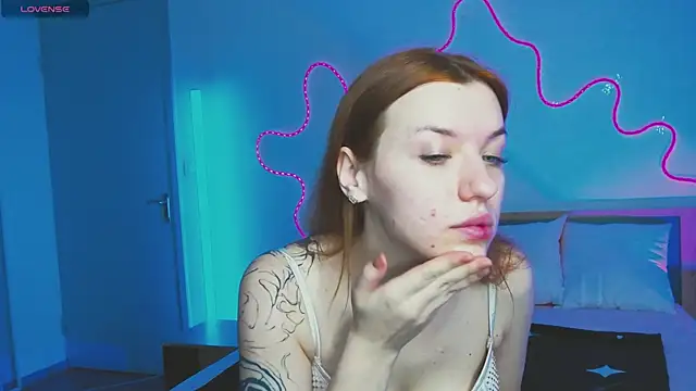 Snapshot of MeganNewCat chatting on December 1, 2025, 1:34 pm MeganNewCat online show from December 1, 2025, 1:34 pm