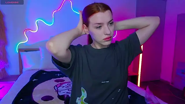 Snapshot of MeganNewCat chatting on November 28, 2025, 7:52 am MeganNewCat online show from November 28, 2025, 7:52 am