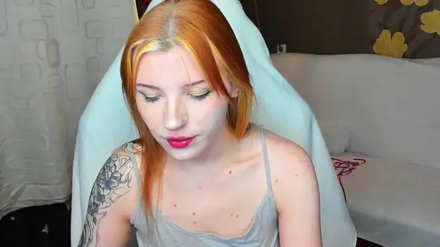 Snapshot of MeganNewCat chatting on June 29, 2026, 8:52 pm MeganNewCat online show from June 29, 2026, 8:52 pm