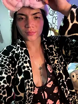 PamelaJonsom  online show from November 26, 2025, 4:45 am