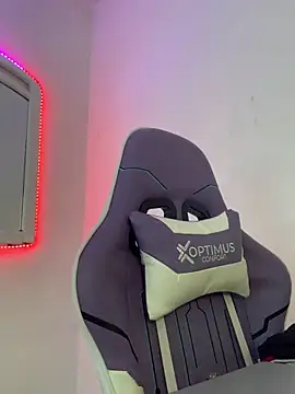 Snapshot of La-Gatiita-trans chatting on December 16, 2025, 2:10 pm La-Gatiita-trans online show from December 16, 2025, 2:10 pm