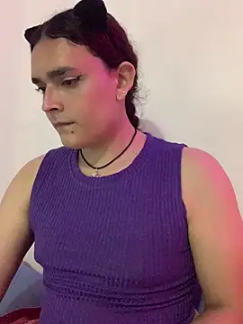 Snapshot of La-Gatiita-trans chatting on December 21, 2025, 2:24 am La-Gatiita-trans online show from December 21, 2025, 2:24 am