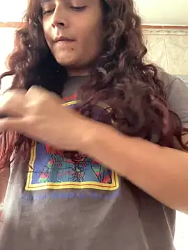 Snapshot of La-Gatiita-trans chatting on February 10, 2026, 6:40 pm La-Gatiita-trans online show from February 10, 2026, 6:40 pm