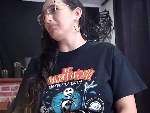 Lucyy Naugthy online show from October 28, 2025, 12:59 pm