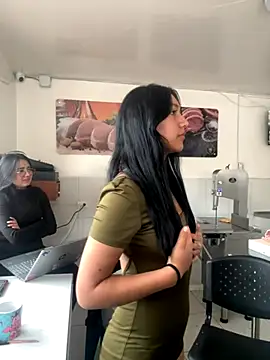 Nahomy cute1 online show from November 6, 2025, 8:46 pm