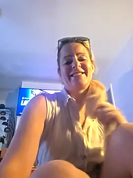 Snapshot of DarceyDevilDoll chatting on June 1, 2026, 12:49 pm DarceyDevilDoll online show from June 1, 2026, 12:49 pm