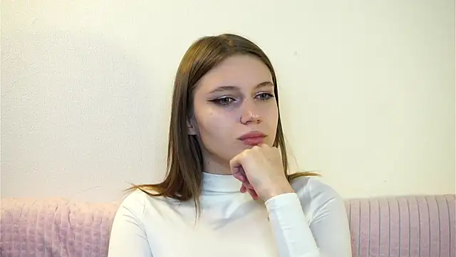 Snapshot of RoslynArcuo chatting on October 22, 2025, 9:13 pm RoslynArcuo online show from October 22, 2025, 9:13 pm