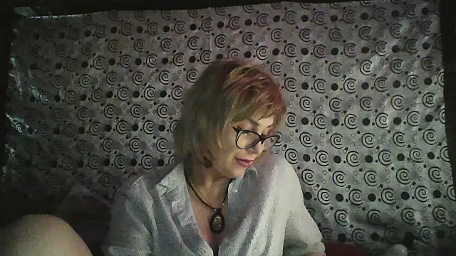 Snapshot of Lia_Ray chatting on November 6, 2025, 8:35 pm Lia Ray online show from November 6, 2025, 8:35 pm