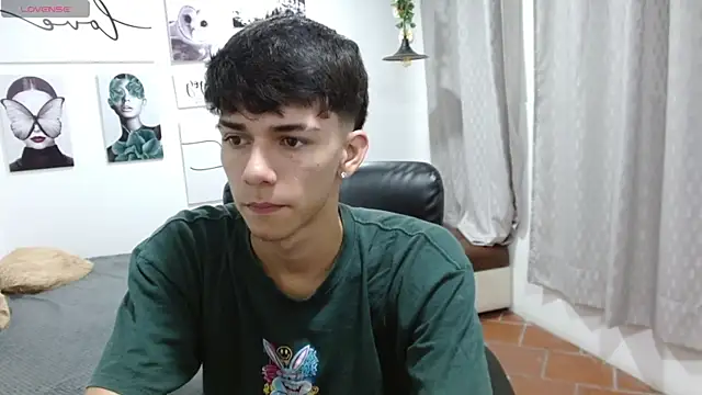 AmethystShadow17 online show from October 29, 2025, 3:44 pm