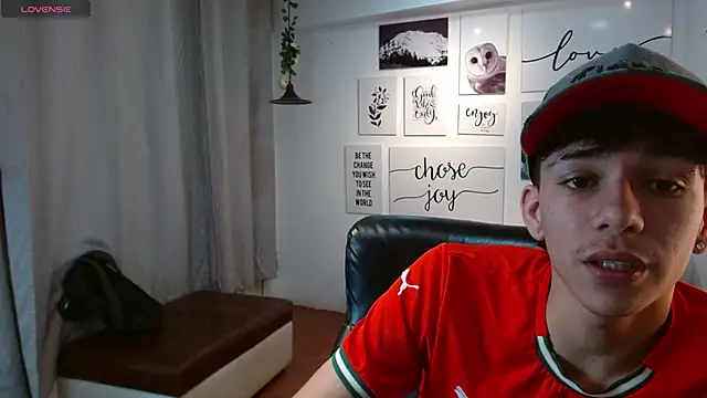 AmethystShadow17 online show from December 2, 2025, 4:19 pm