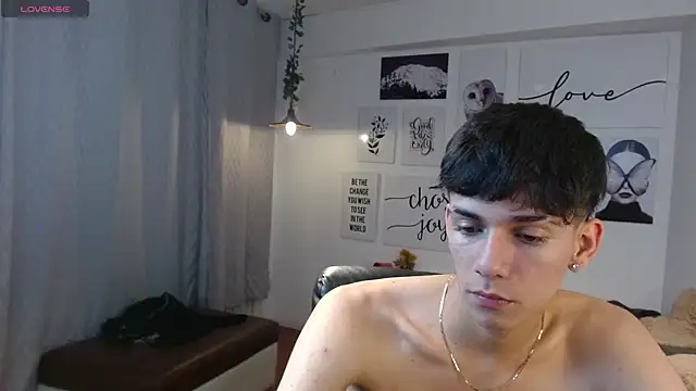 AmethystShadow17 online show from November 24, 2025, 3:56 pm