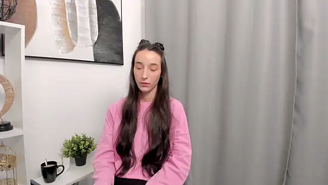 Snapshot of HayleySalahubdin chatting on October 16, 2025, 3:20 pm HayleySalahubdin online show from October 16, 2025, 3:20 pm