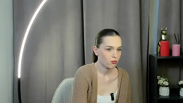 Snapshot of BritneySabeiha chatting on October 22, 2025, 3:22 pm BritneySabeiha online show from October 22, 2025, 3:22 pm