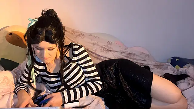 AnnamariaVieu online show from October 20, 2025, 7:25 pm