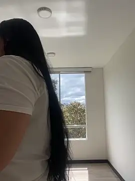 kassandra luxury online show from November 10, 2025, 3:17 pm