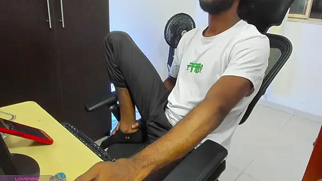 BenhtenBlack25 online show from January 15, 2026, 10:24 pm