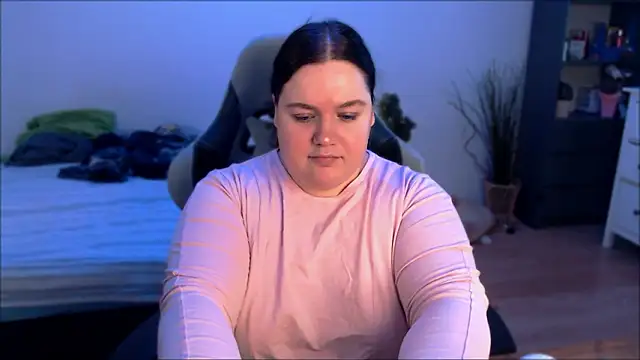 SummerTina online show from February 6, 2026, 2:24 pm