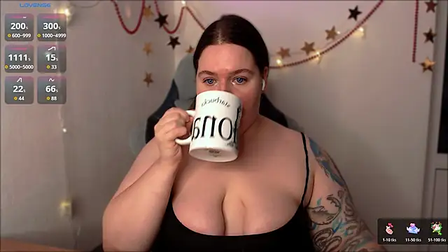 Snapshot of SummerTina chatting on December 4, 2025, 10:20 pm SummerTina online show from December 4, 2025, 10:20 pm