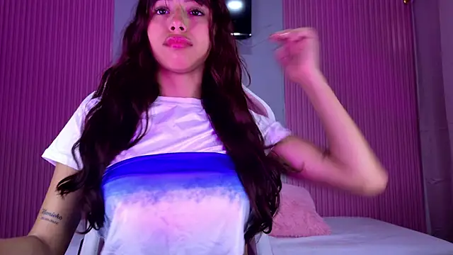 Snapshot of dafne17_ chatting on November 29, 2025, 4:07 pm dafne17 online show from November 29, 2025, 4:07 pm