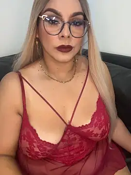 Snapshot of BBWCami_ chatting on October 18, 2025, 2:35 am BBWCami online show from October 18, 2025, 2:35 am