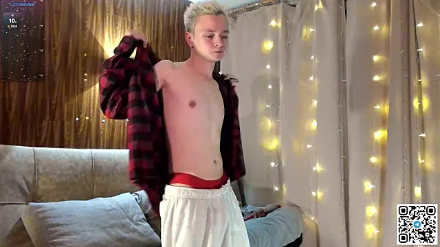 Snapshot of Logan_mett chatting on January 6, 2026, 8:24 pm Logan mett online show from January 6, 2026, 8:24 pm