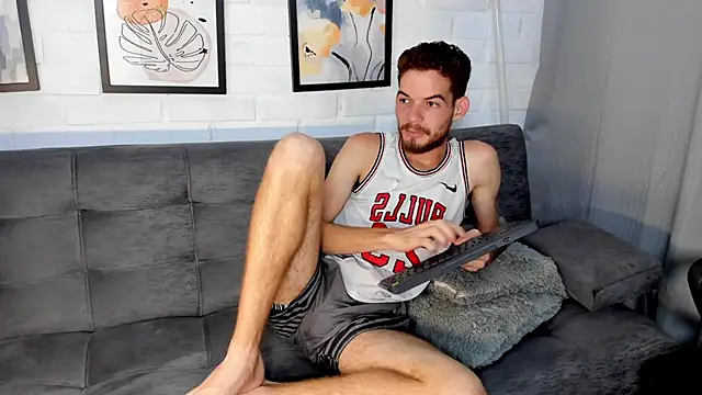 Snapshot of MATEO_HUNTER chatting on October 22, 2025, 1:21 pm MATEO HUNTER online show from October 22, 2025, 1:21 pm