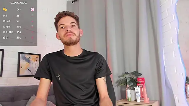 Snapshot of MATEO_HUNTER chatting on November 19, 2025, 2:55 am MATEO HUNTER online show from November 19, 2025, 2:55 am