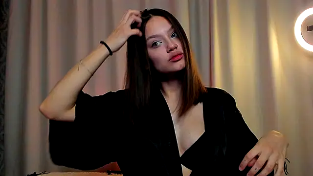 -CamillaStar- online show from October 21, 2025, 4:28 pm