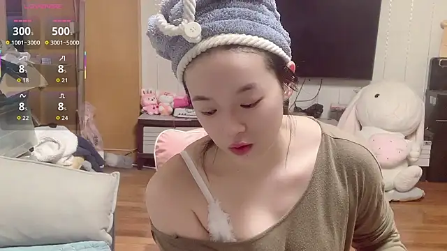 Mimi-777 online show from October 30, 2025, 12:14 pm