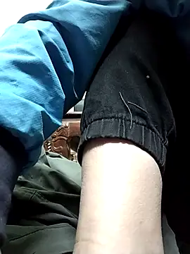 Snapshot of Amanda-_ena- chatting on November 21, 2025, 10:36 am Amanda- ena- online show from November 21, 2025, 10:36 am