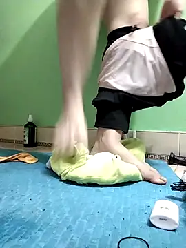 Snapshot of Amanda-_ena- chatting on October 28, 2025, 9:58 pm Amanda- ena- online show from October 28, 2025, 9:58 pm