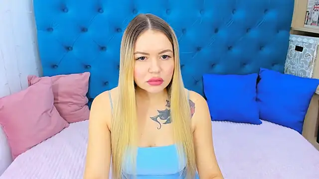 Snapshot of SpicyPreggo chatting on October 18, 2025, 4:03 am SpicyPreggo online show from October 18, 2025, 4:03 am