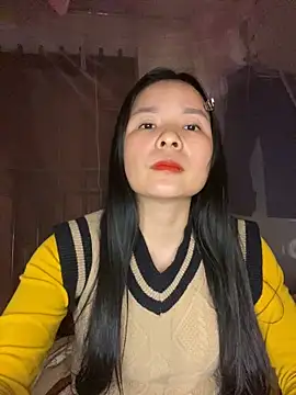 Snapshot of Listen-ly chatting on November 25, 2025, 2:39 pm Listen-ly online show from November 25, 2025, 2:39 pm