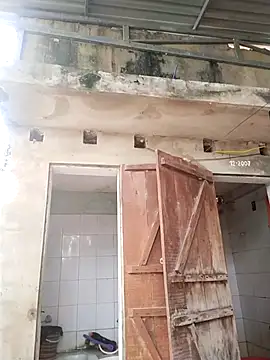 Snapshot of Listen-ly chatting on December 16, 2025, 6:17 am Listen-ly online show from December 16, 2025, 6:17 am