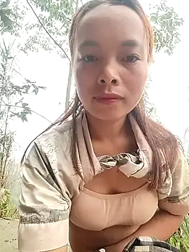 Nguyet2k4 online show from April 2, 2026, 11:33 pm