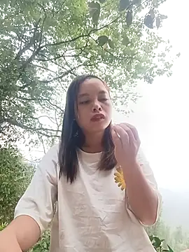 Nguyet2k4 online show from April 15, 2026, 11:16 pm