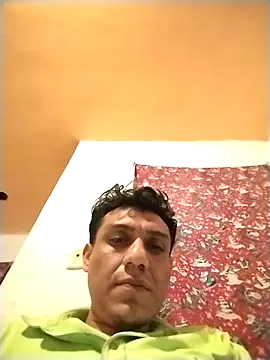 Albertlaynver online show from October 19, 2025, 5:21 am