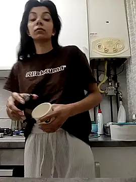 Snapshot of ReneeVoss chatting on February 3, 2026, 4:10 am ReneeVoss online show from February 3, 2026, 4:10 am