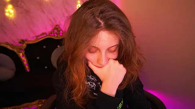 Snapshot of CuteeFoxy chatting on January 16, 2026, 2:21 pm CuteeFoxy online show from January 16, 2026, 2:21 pm