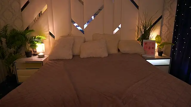 Snapshot of CuteeFoxy chatting on February 9, 2026, 2:26 pm CuteeFoxy online show from February 9, 2026, 2:26 pm