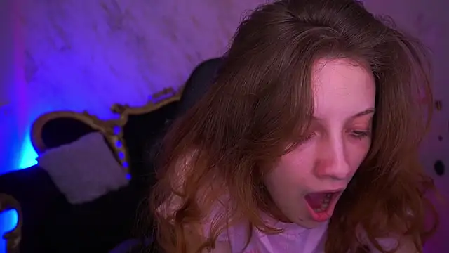 CuteeFoxy online show from March 27, 2026, 1:45 pm